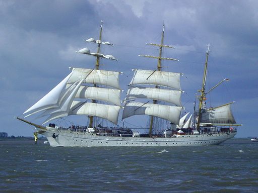 Sailing_ship_Gorch_Fock_512x384